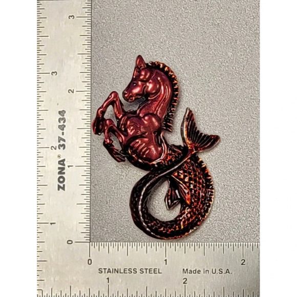 Red Seahorse Brooch Pin Ocean Animal Jewelry Nautical Gift Costume Accessory - Picture 2 of 2